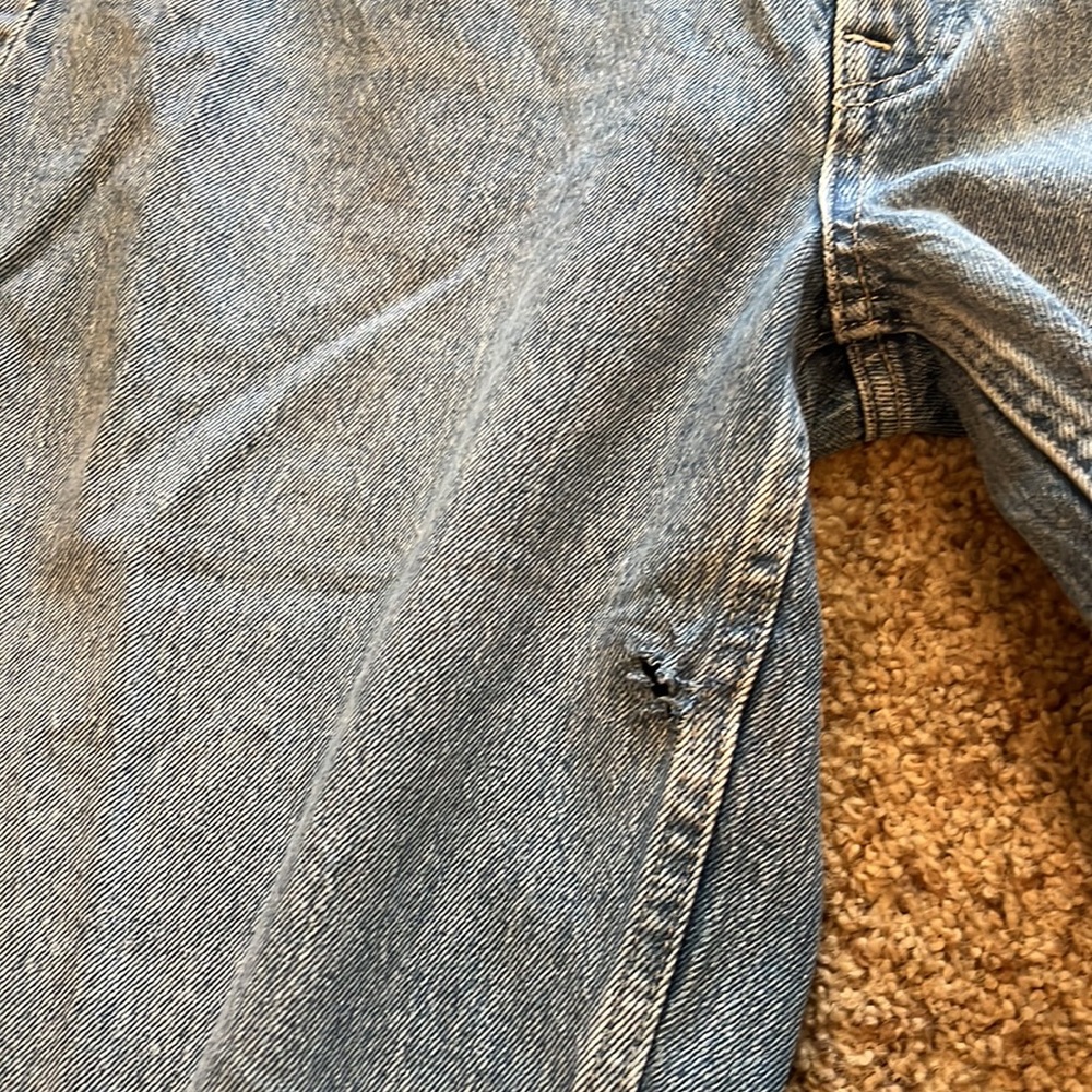 Free Assembly The 90’s Relaxed light wash jeans - Picture 8 of 9